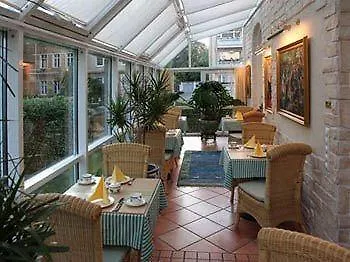 Am Grossen Garten Kg Гостевой дом 3*